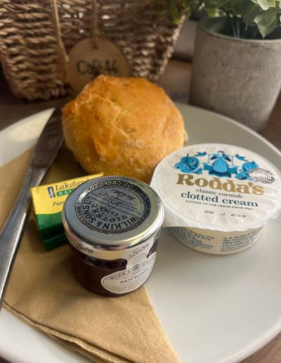 Café 46 Cakes and Tray Bakes